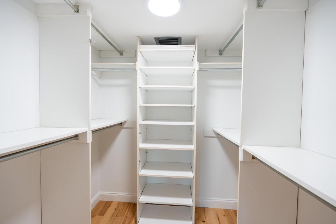 MAYFAIR HOUSE CONDO - Residential