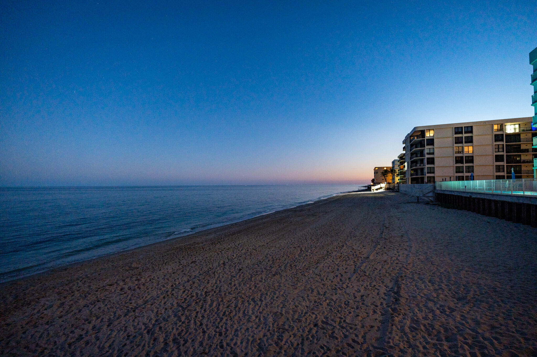 MAYFAIR HOUSE CONDO - Residential