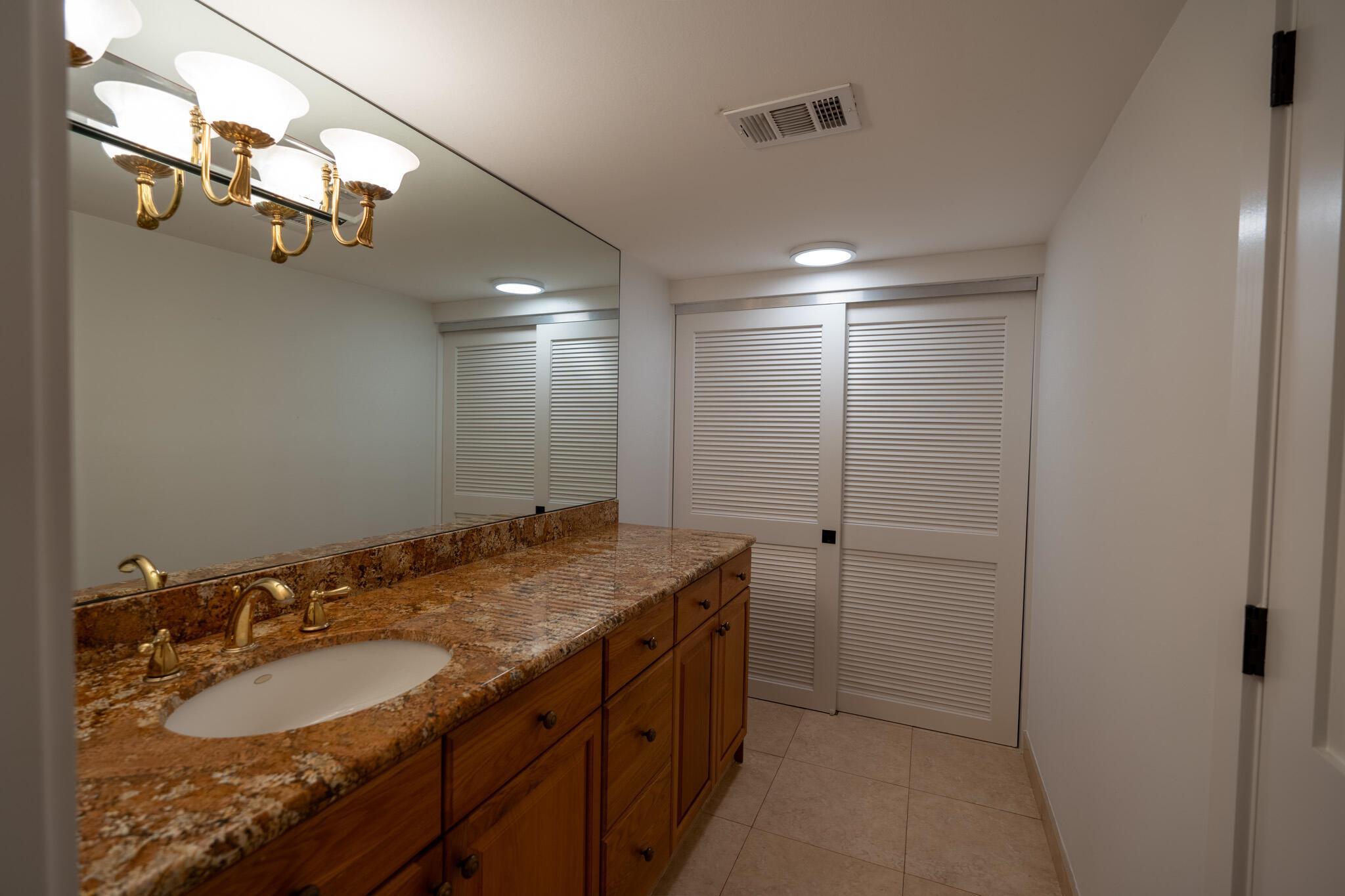 MAYFAIR HOUSE CONDO - Residential