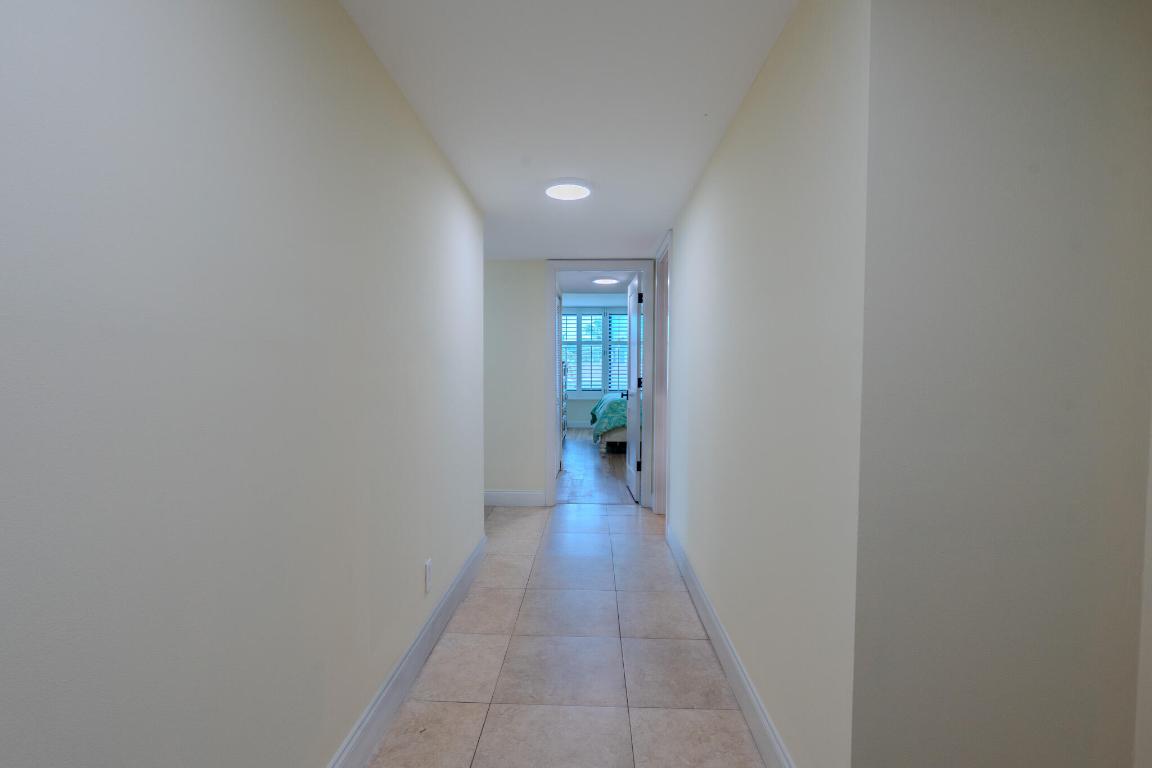 MAYFAIR HOUSE CONDO - Residential