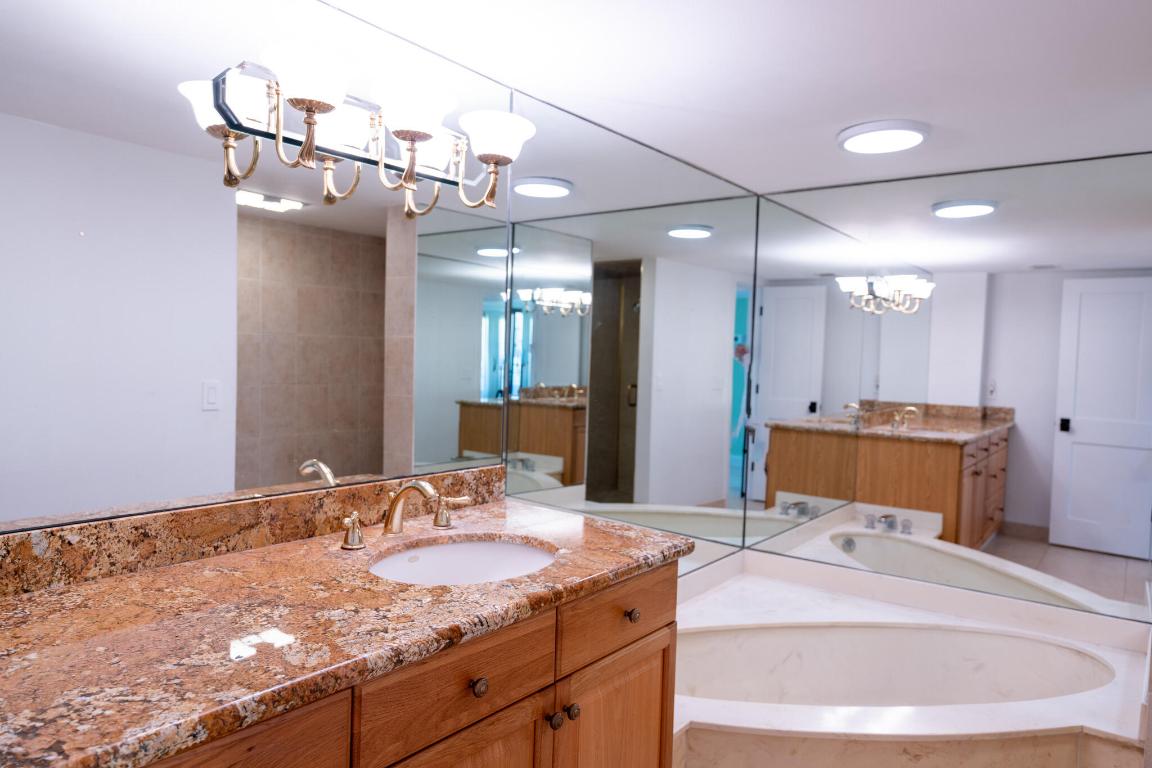 MAYFAIR HOUSE CONDO - Residential