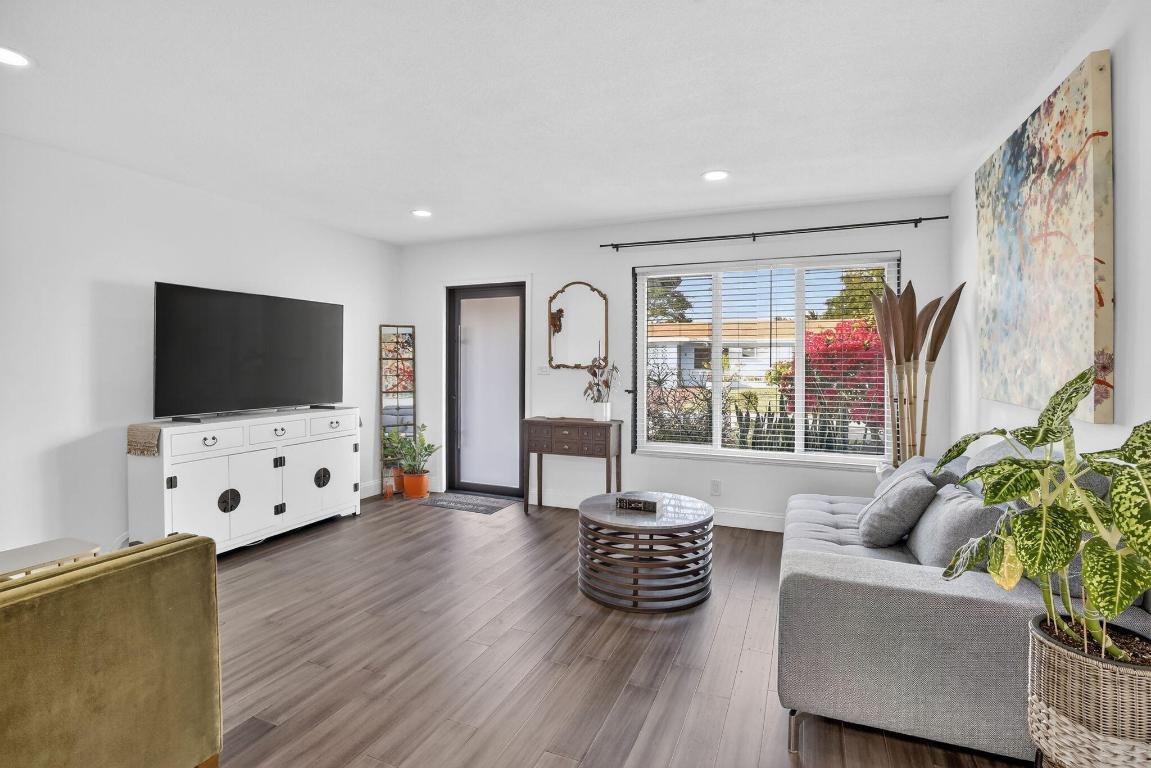 MAINLANDS OF TAMARAC LAKES - Residential