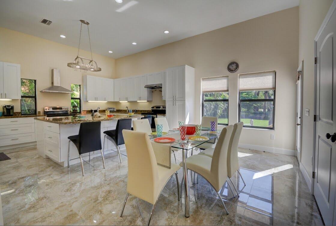 BOCA RATON HILLS SEC 3 - Residential