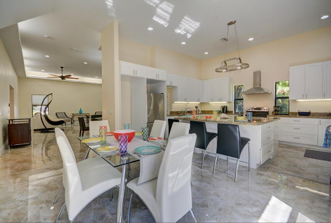 BOCA RATON HILLS SEC 3 - Residential