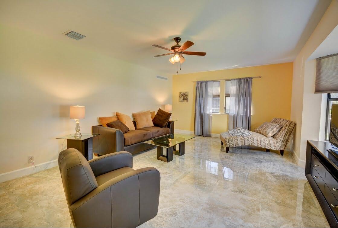BOCA RATON HILLS SEC 3 - Residential