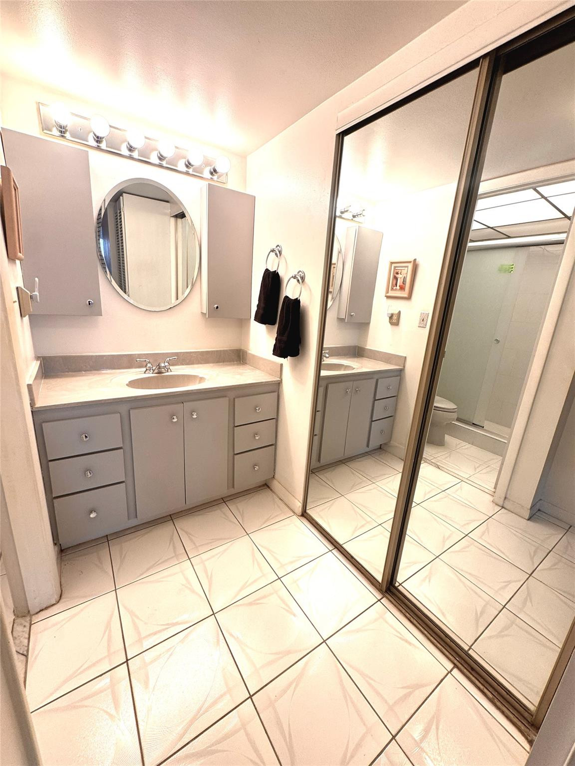 CONCORD VILLAGE CONDO V - Residential