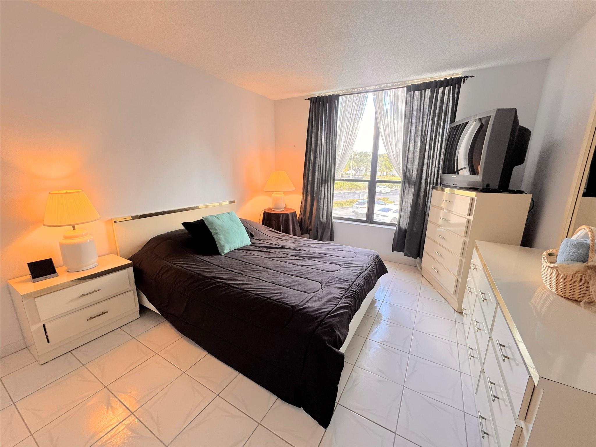 CONCORD VILLAGE CONDO V - Residential