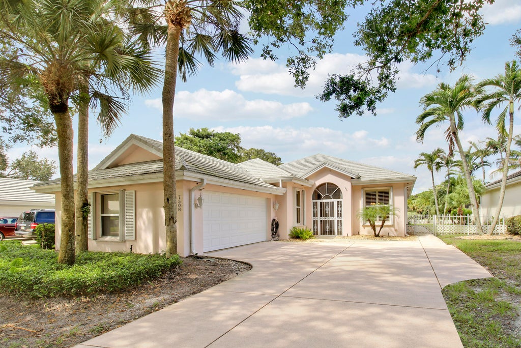 Photo of 7508 SE Autumn Lane, Hobe Sound, FL 33455 (MLS # B26085115)