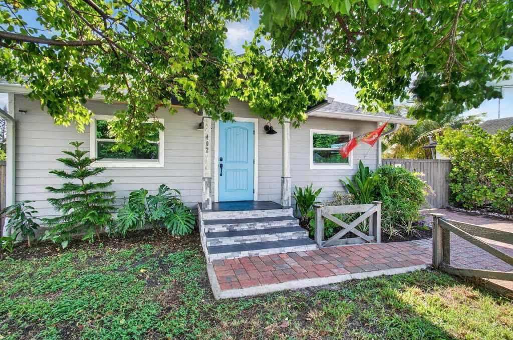 Photo of 402 S B Street, Lake Worth Beach, FL 33460 (MLS # R11120579)
