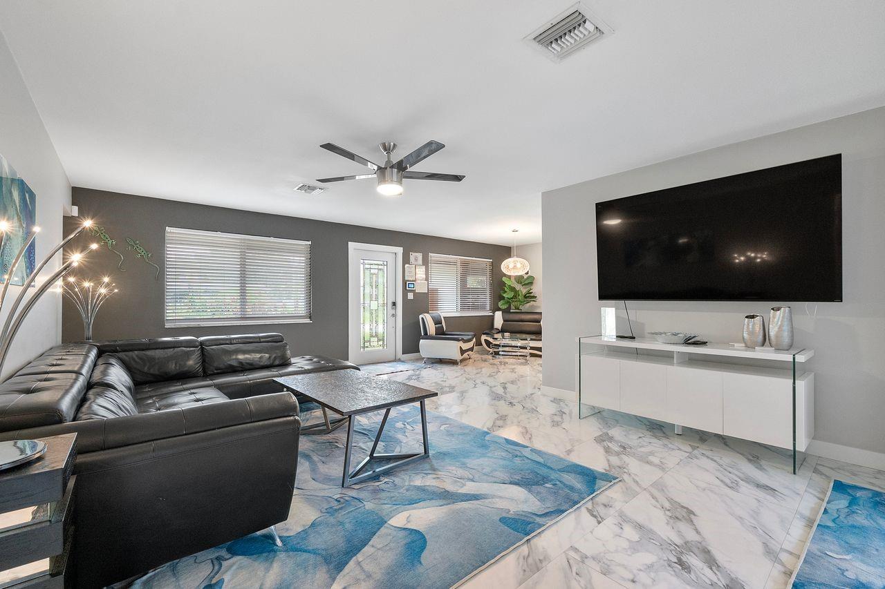 Hillbrook 30-4 B - Residential