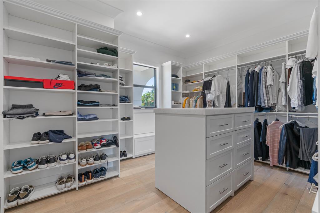 SAWFISH BAY COLONY - Residential