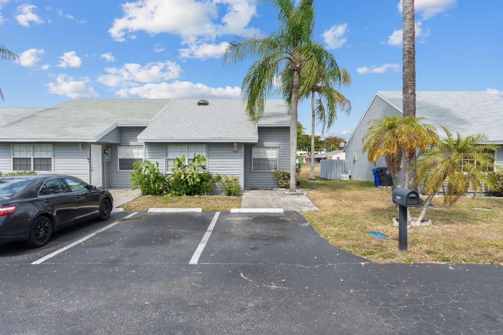 Photo of 7201 Tam Oshanter Boulevard #7201, Pompano Beach, FL 33068 (MLS # F10551750)