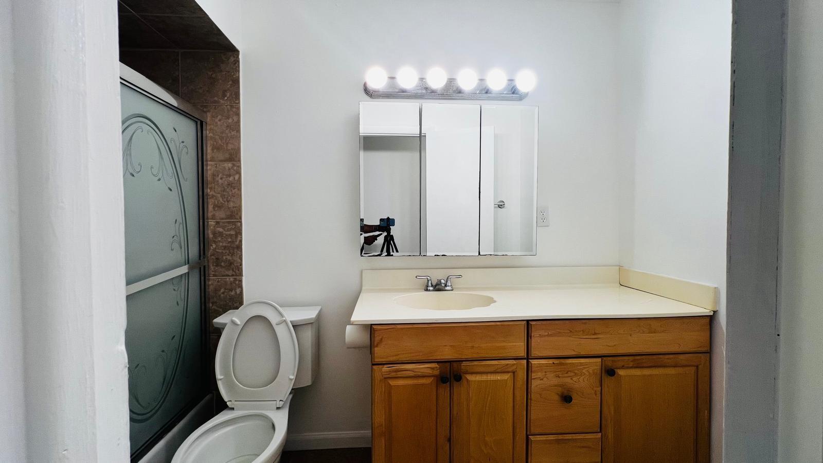 Lloyd Estates 25-47 B - Residential Lease