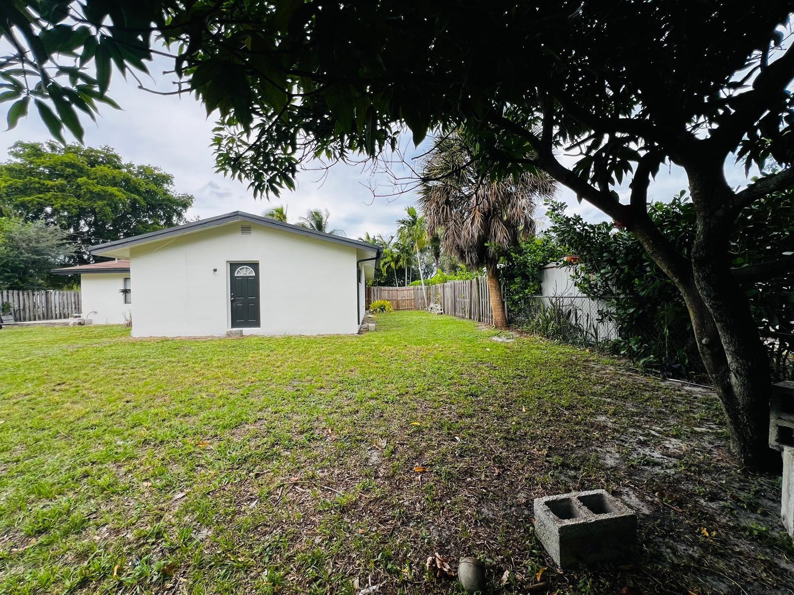 Lloyd Estates 25-47 B - Residential Lease