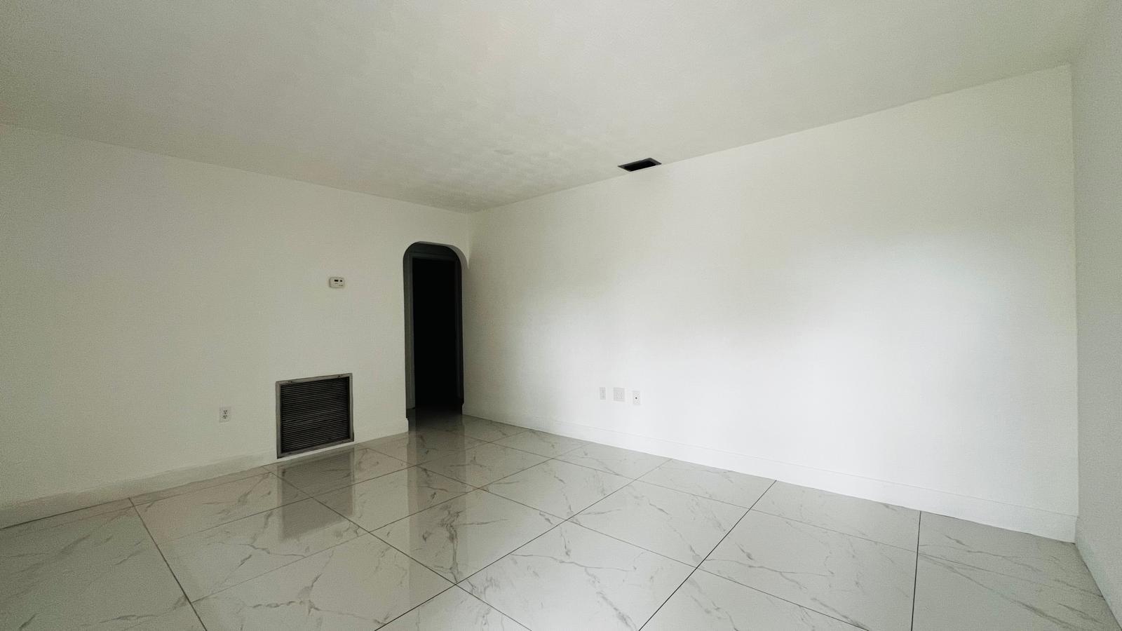 Lloyd Estates 25-47 B - Residential Lease