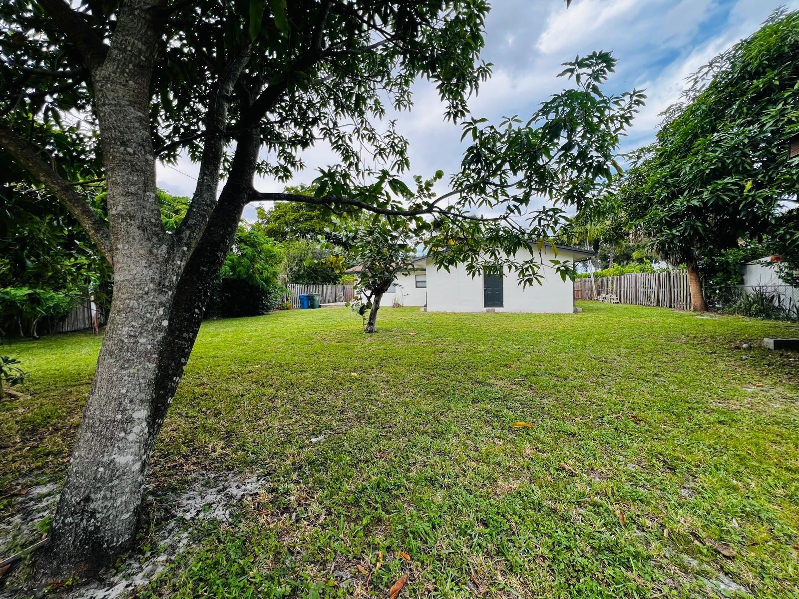 Lloyd Estates 25-47 B - Residential Lease