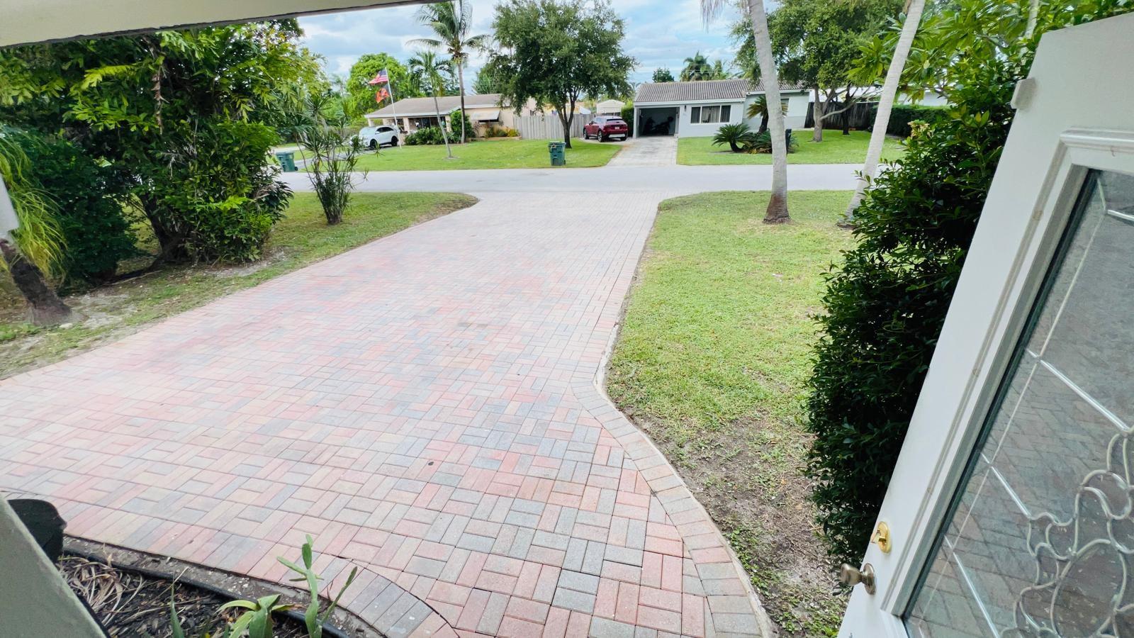 Lloyd Estates 25-47 B - Residential Lease