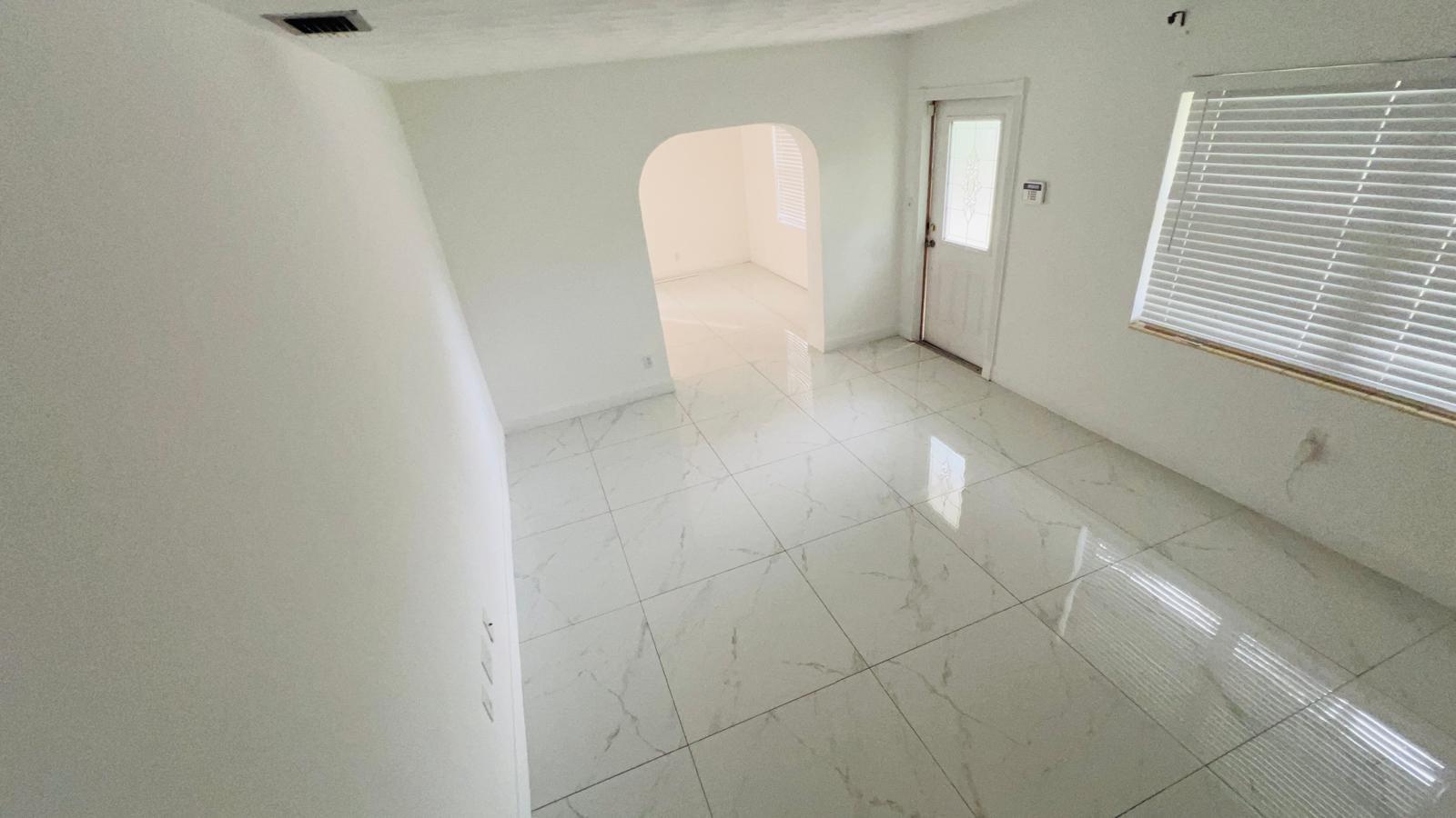 Lloyd Estates 25-47 B - Residential Lease