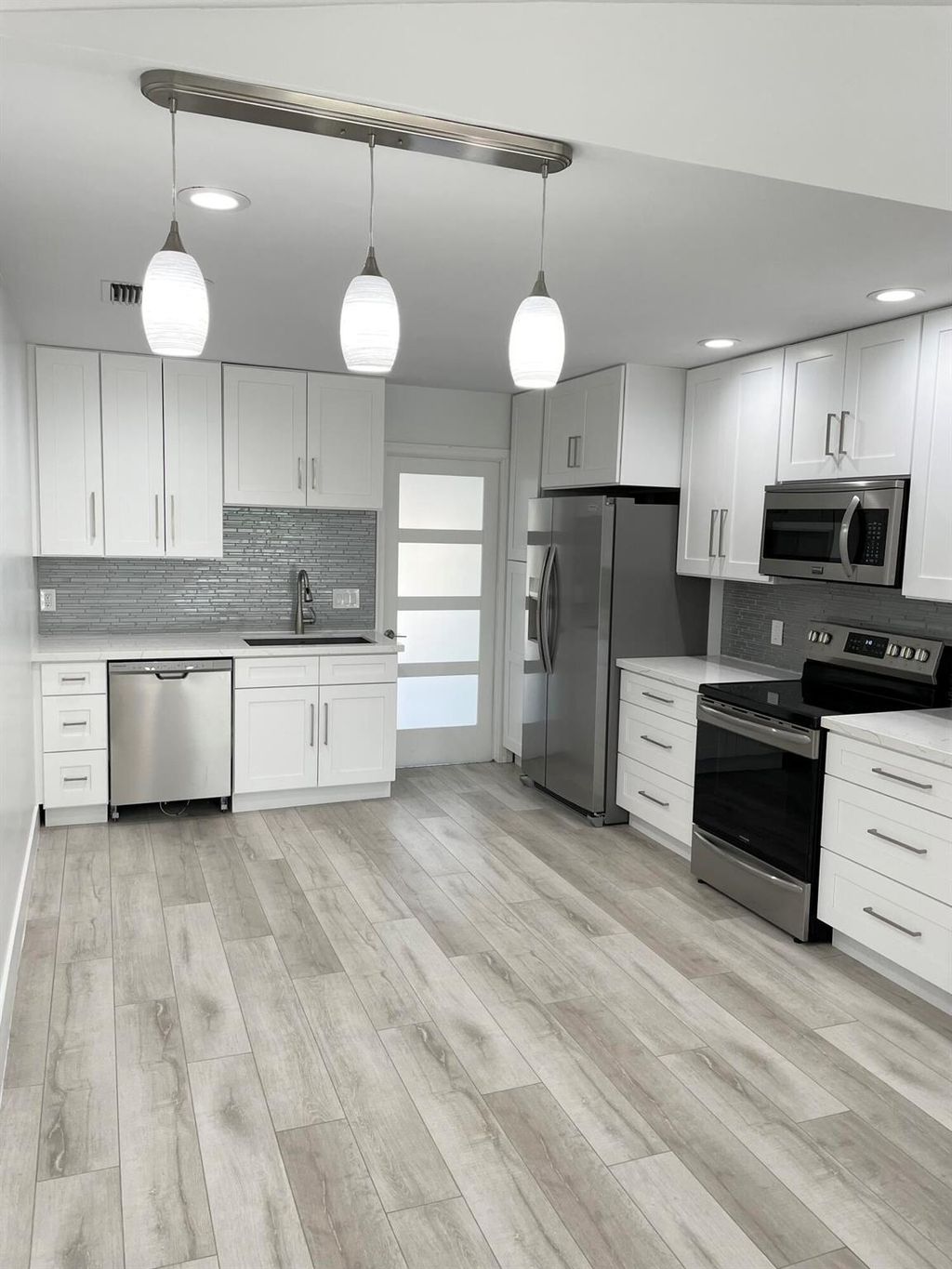 Photo of 60 Ironwood Way N, Palm Beach Gardens, FL 33418 (MLS # R11002878)