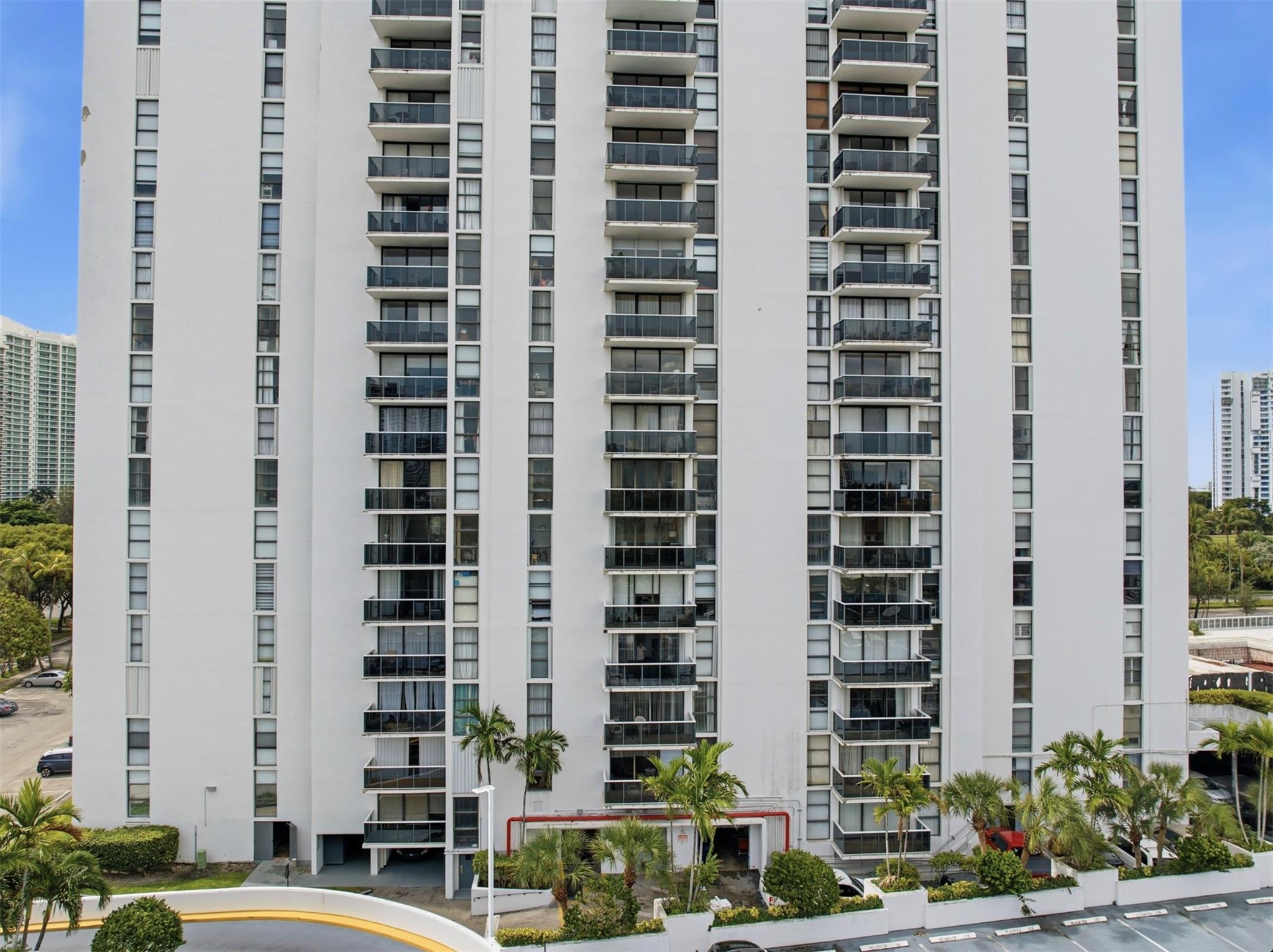 AVENTURA ELDORADO CONDO - Residential Lease