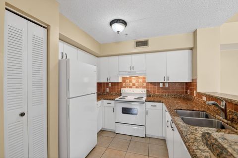Tiny photo for 7864 Sonoma Springs Circle #206, Lake Worth, FL 33463 (MLS # B26016584)