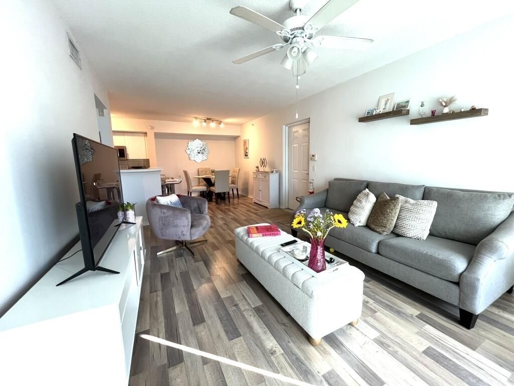 Photo of 713 Villa Circle, Boynton Beach, FL 33435 (MLS # R11143701)