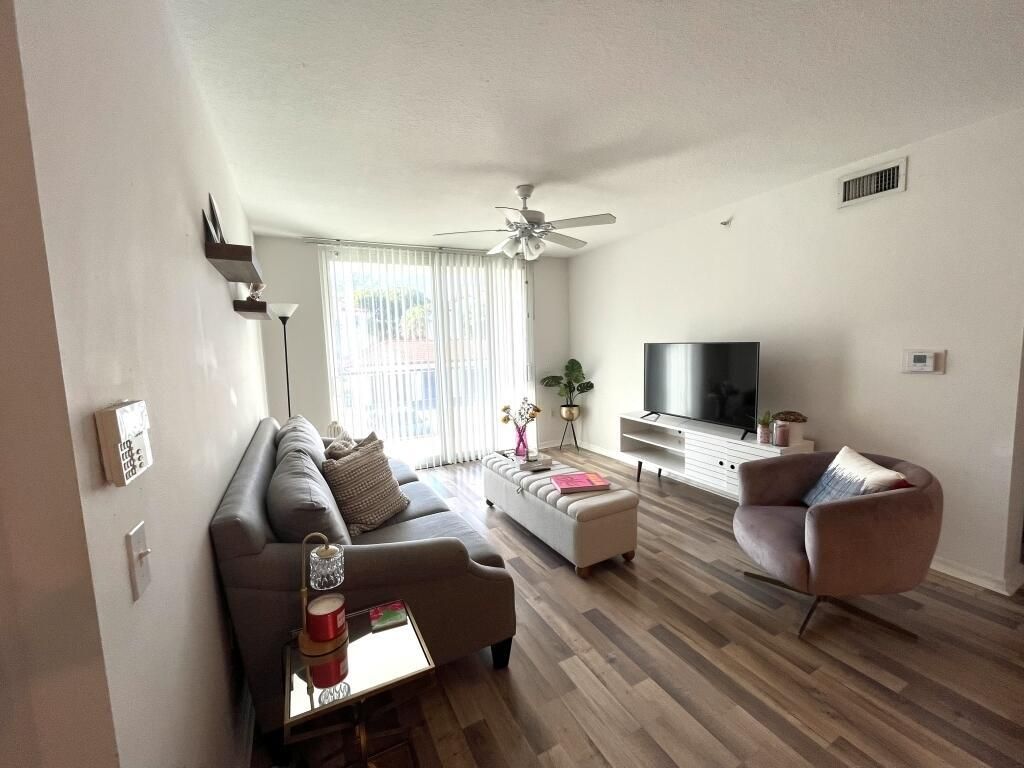 Photo of 713 Villa Circle, Boynton Beach, FL 33435 (MLS # R11143701)