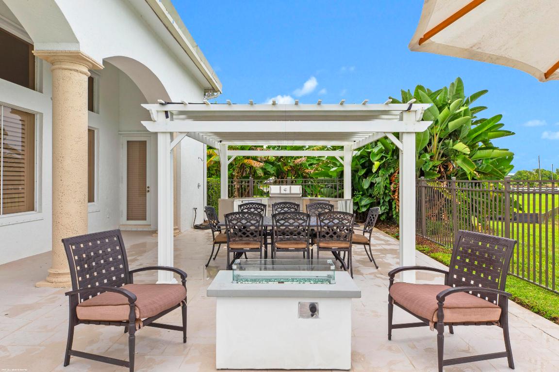 PALM BEACH POINT - Residential