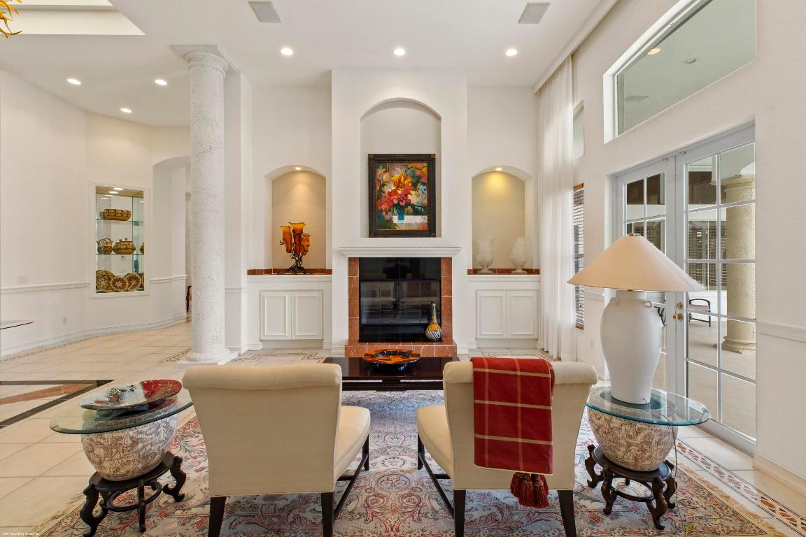 PALM BEACH POINT - Residential