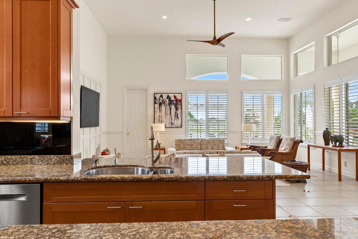 PALM BEACH POINT - Residential