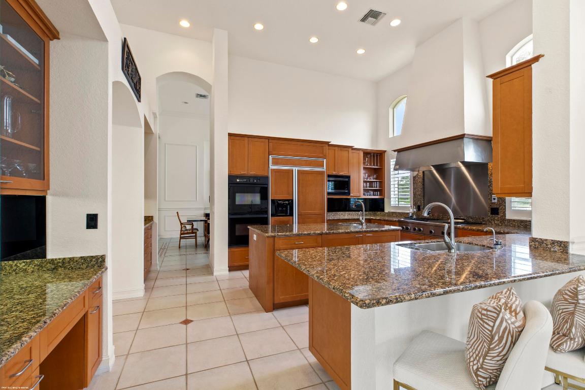 PALM BEACH POINT - Residential