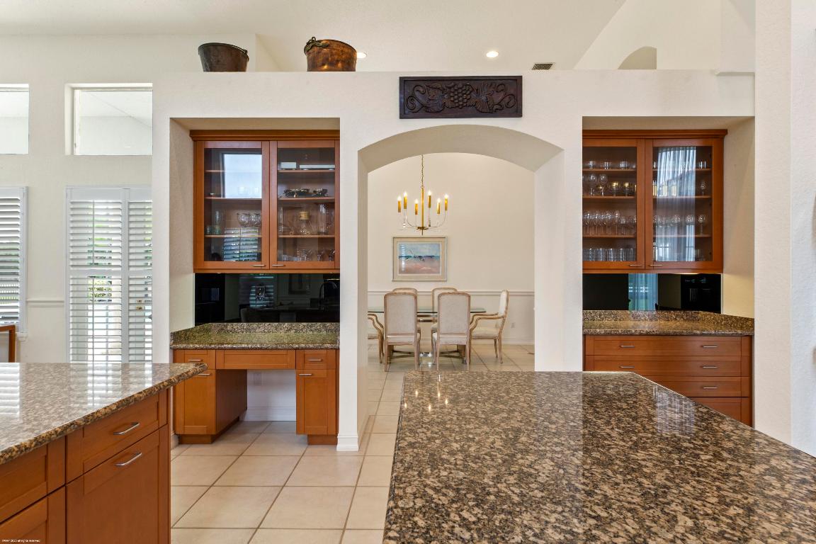 PALM BEACH POINT - Residential