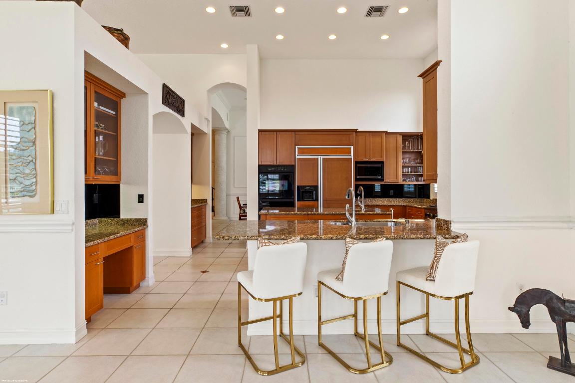 PALM BEACH POINT - Residential