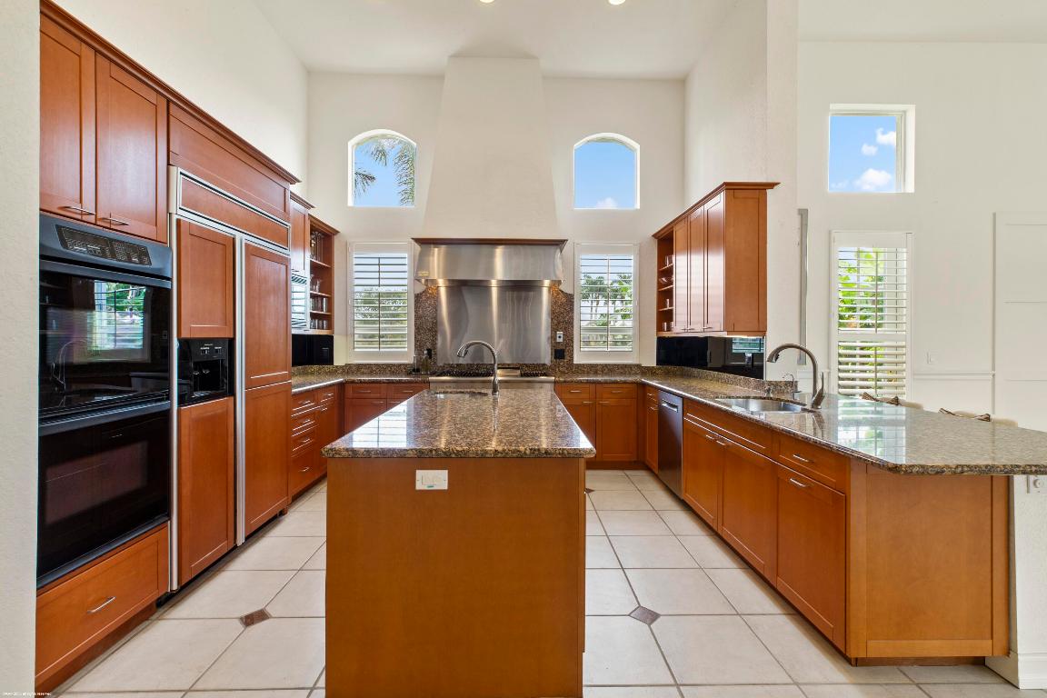 PALM BEACH POINT - Residential