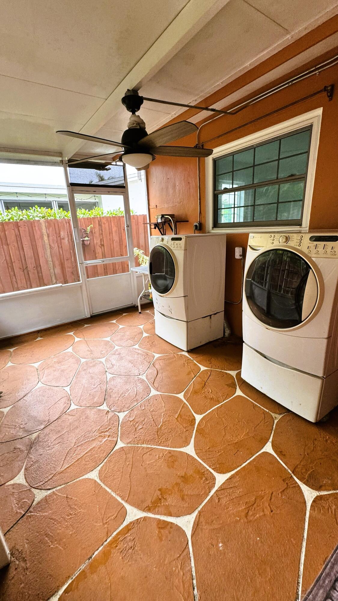 TAMARAC LAKES - Residential