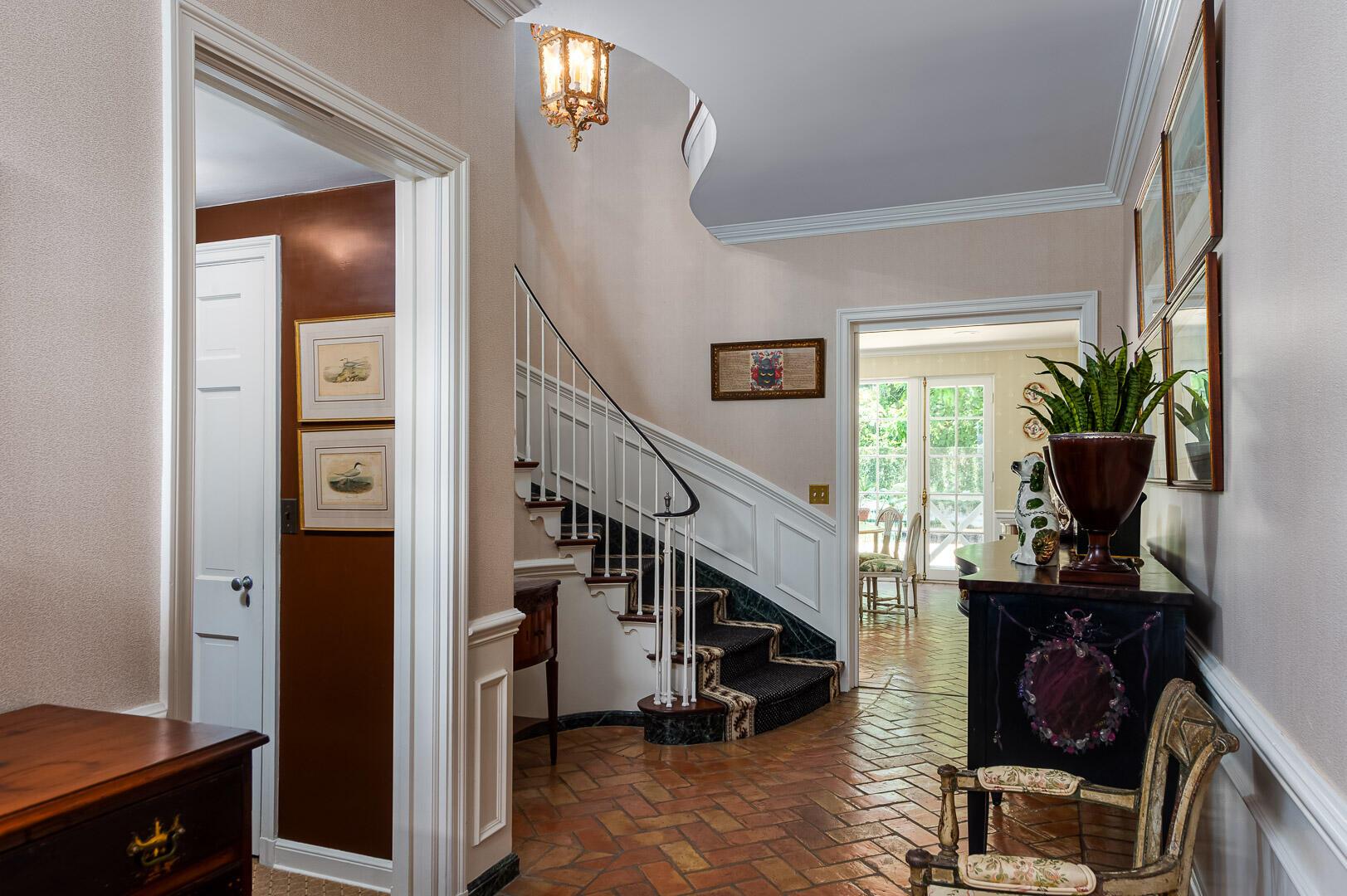 COCOANUT GROVE - Residential