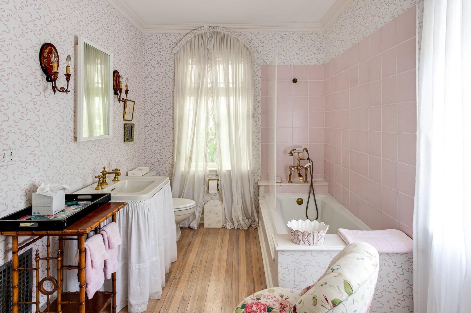 COCOANUT GROVE - Residential