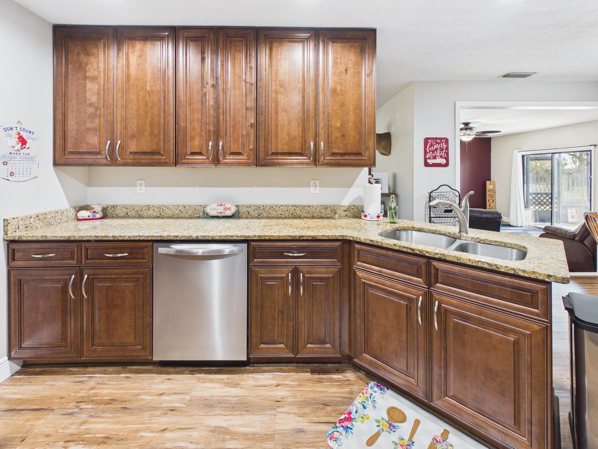 NORTH LAKE COUNTRY ESTATES - Residential