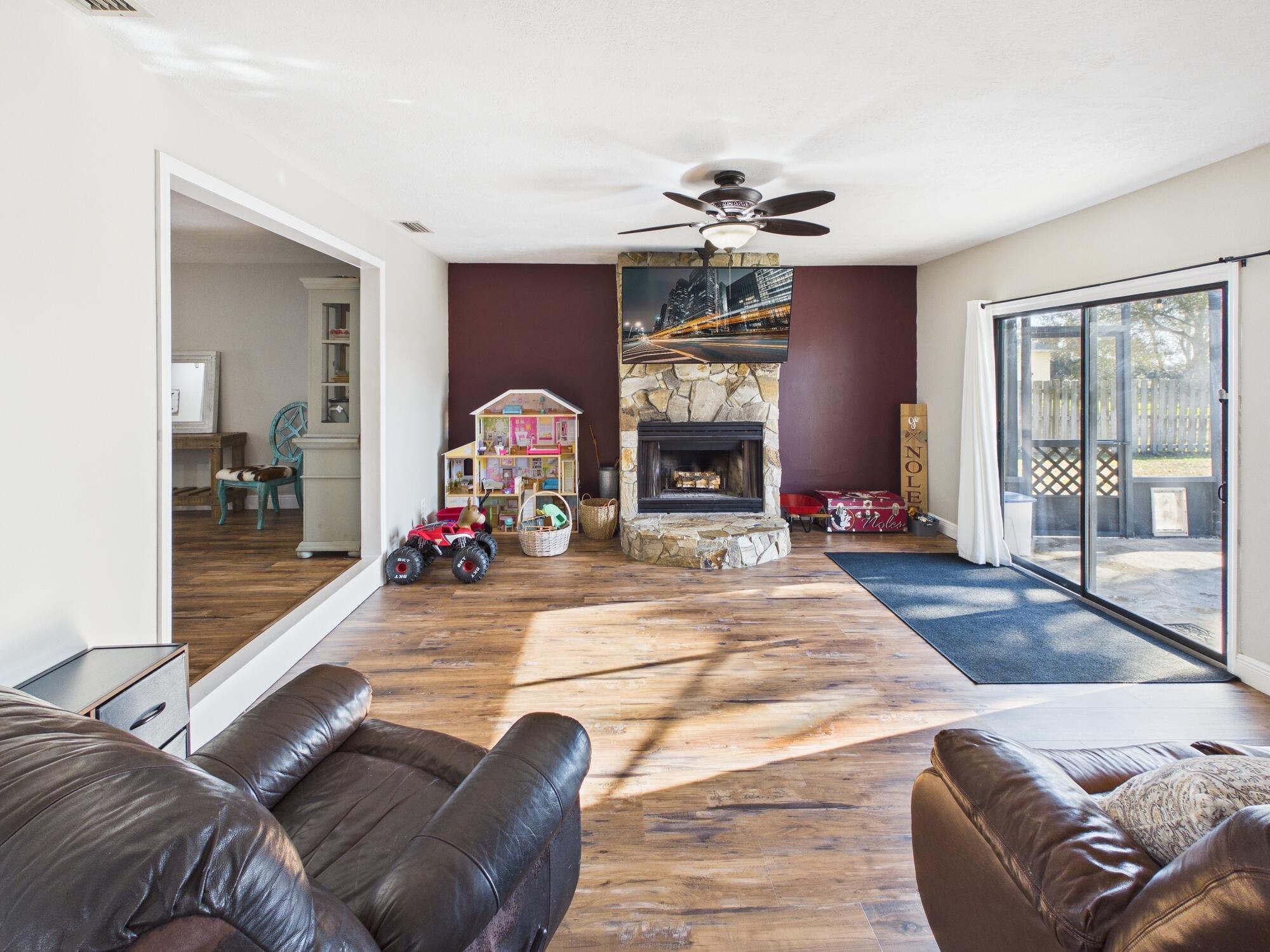 NORTH LAKE COUNTRY ESTATES - Residential