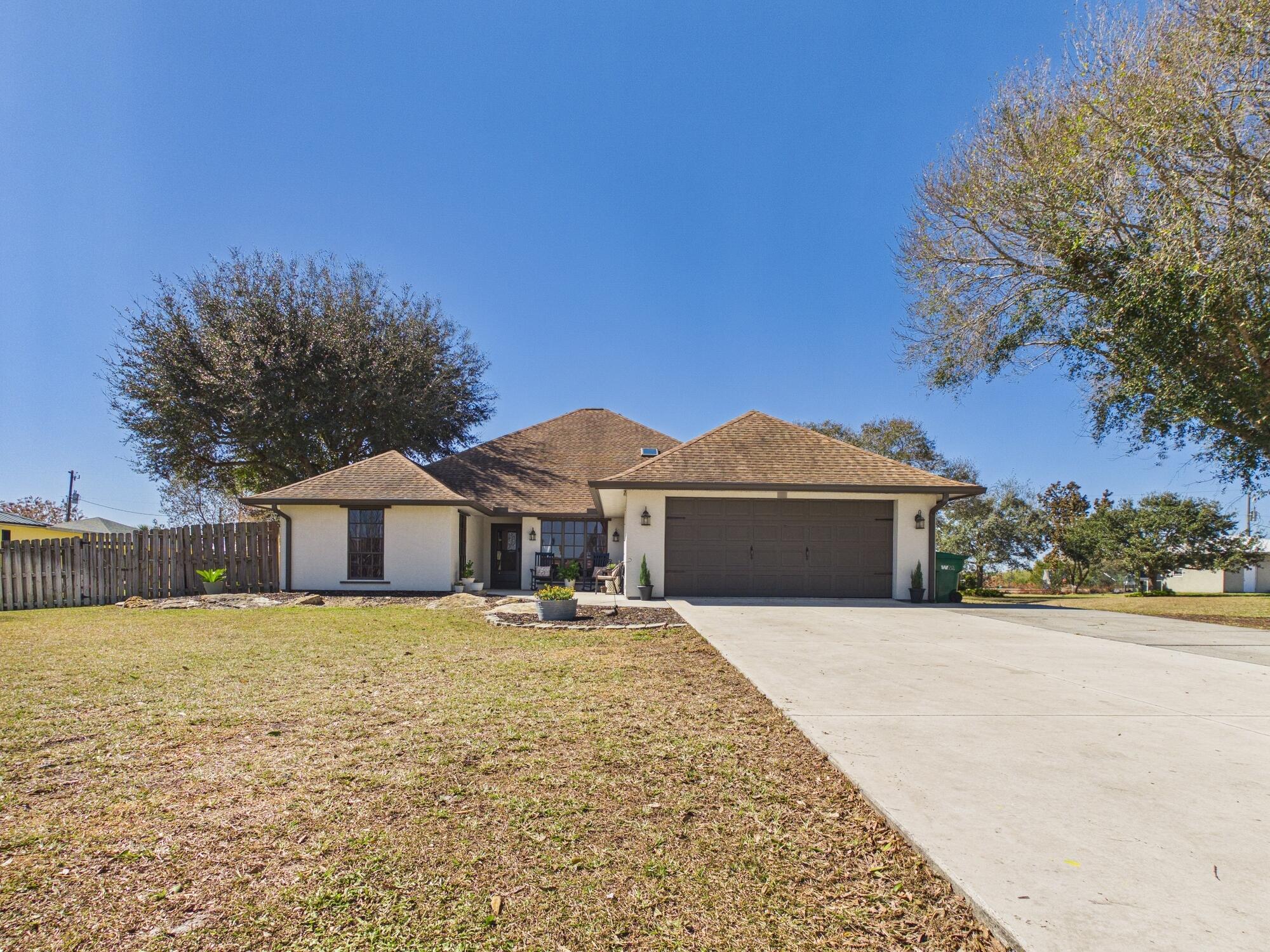 NORTH LAKE COUNTRY ESTATES - Residential