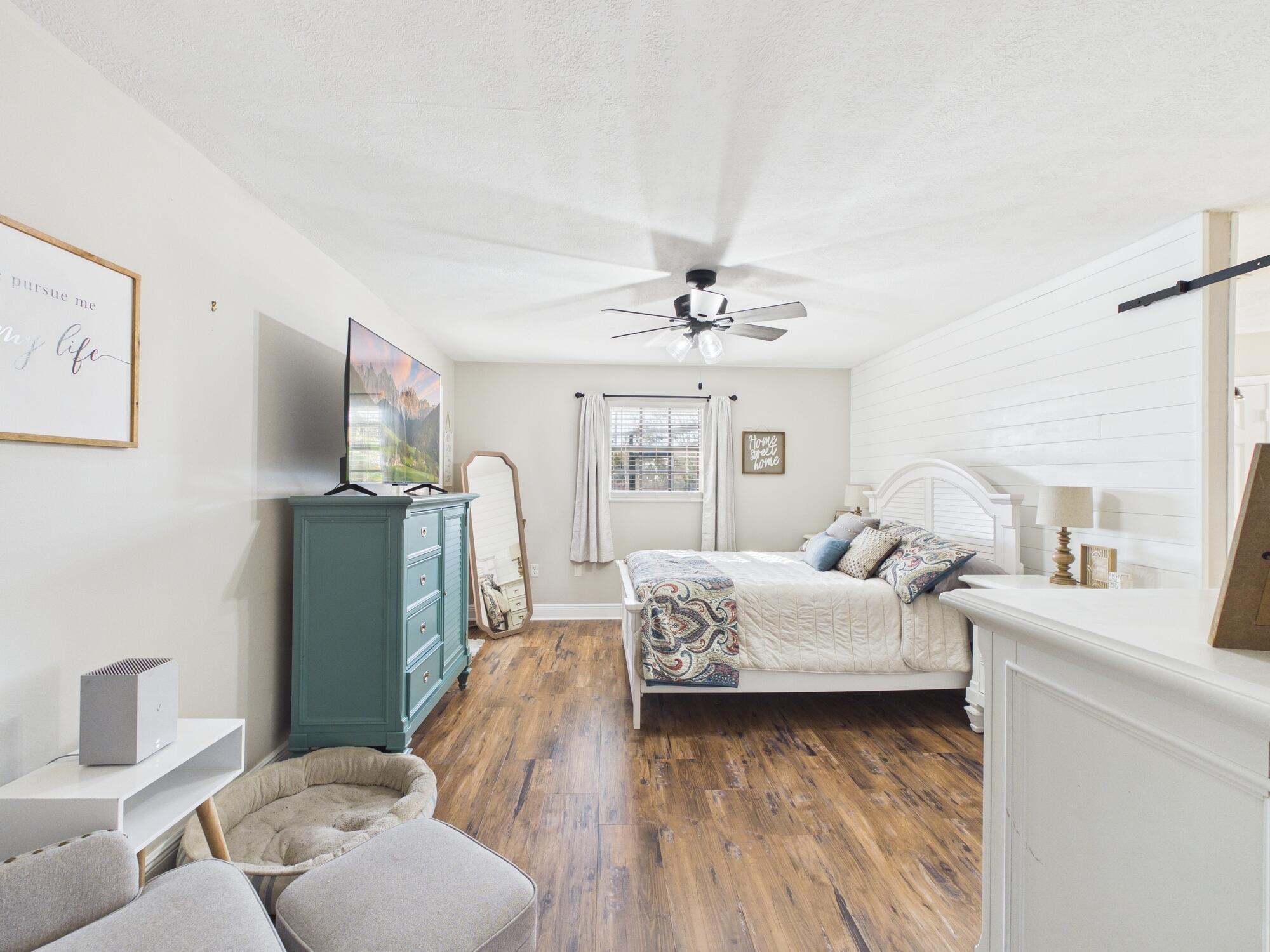 NORTH LAKE COUNTRY ESTATES - Residential