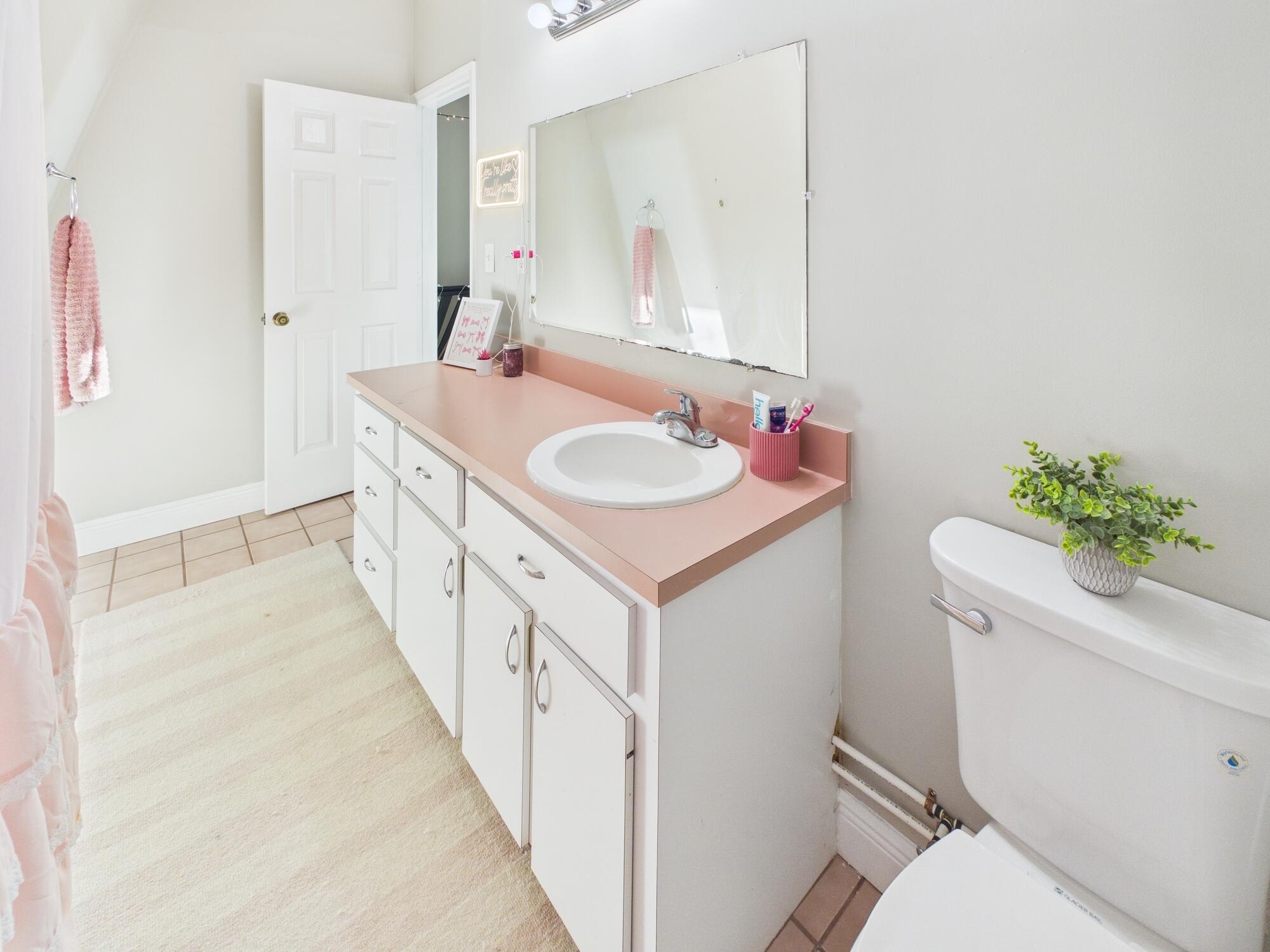 NORTH LAKE COUNTRY ESTATES - Residential