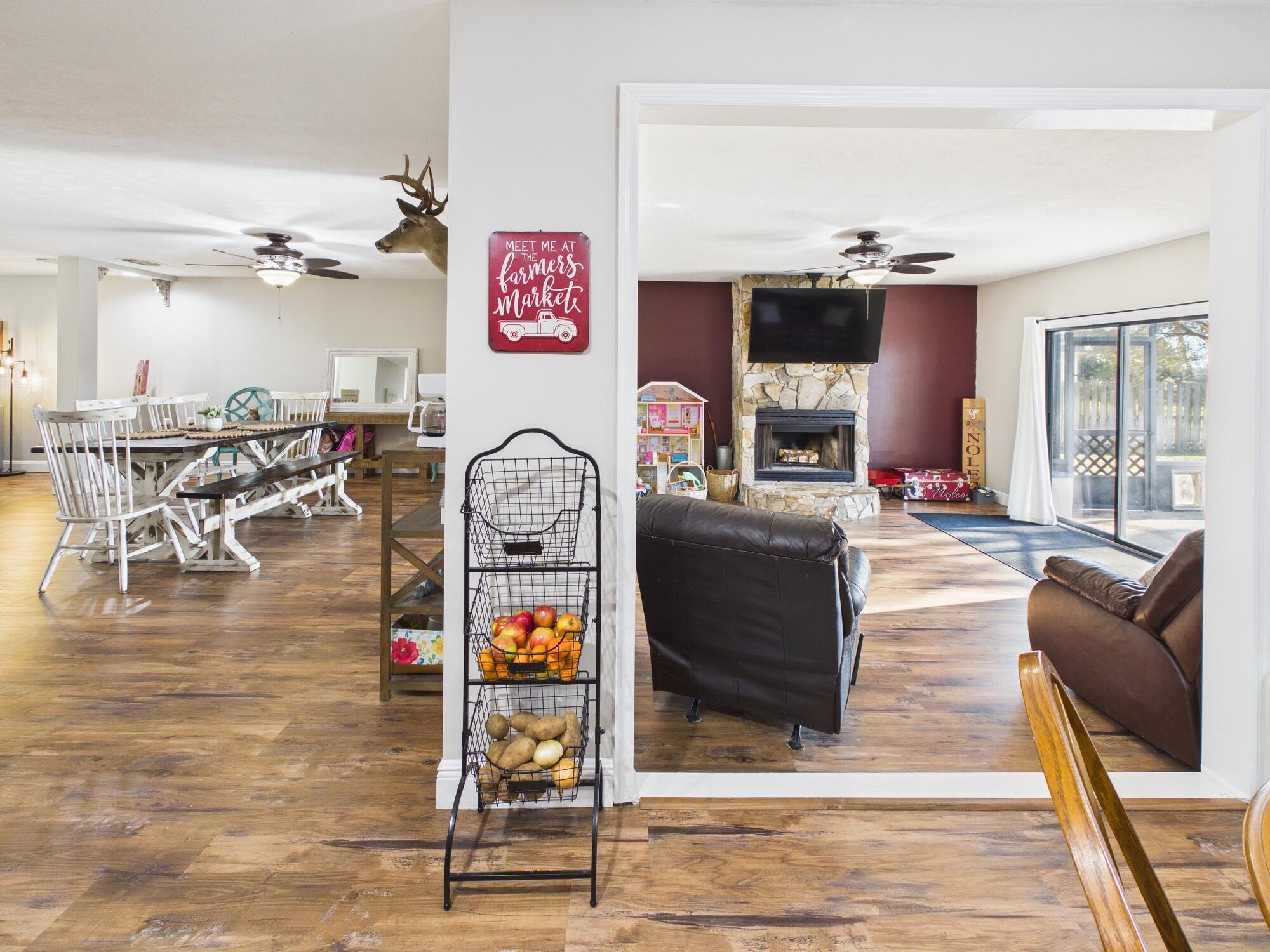 NORTH LAKE COUNTRY ESTATES - Residential