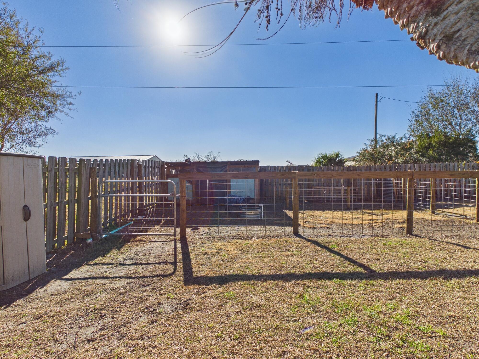 NORTH LAKE COUNTRY ESTATES - Residential