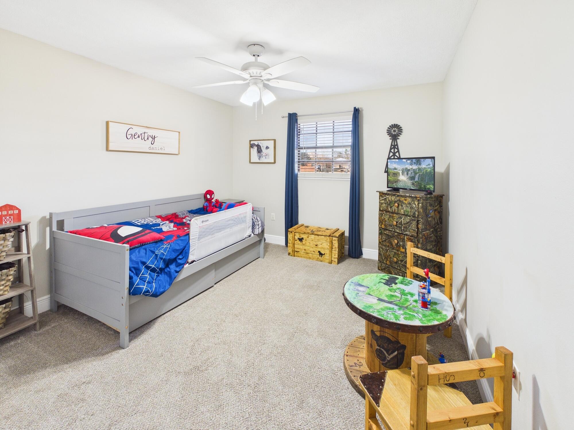 NORTH LAKE COUNTRY ESTATES - Residential