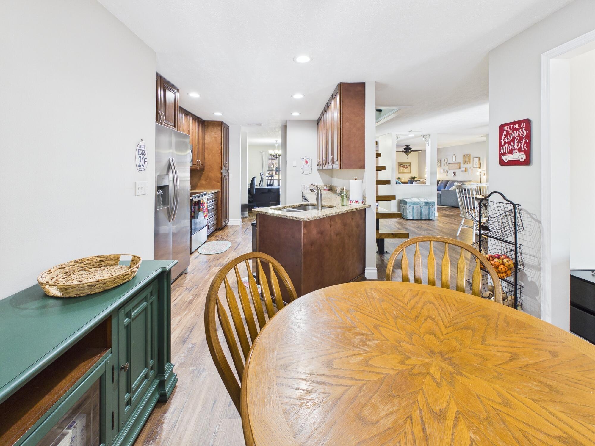 NORTH LAKE COUNTRY ESTATES - Residential