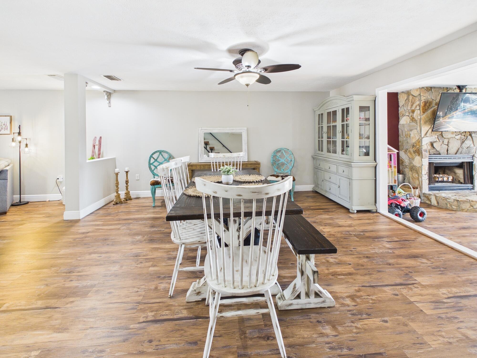 NORTH LAKE COUNTRY ESTATES - Residential