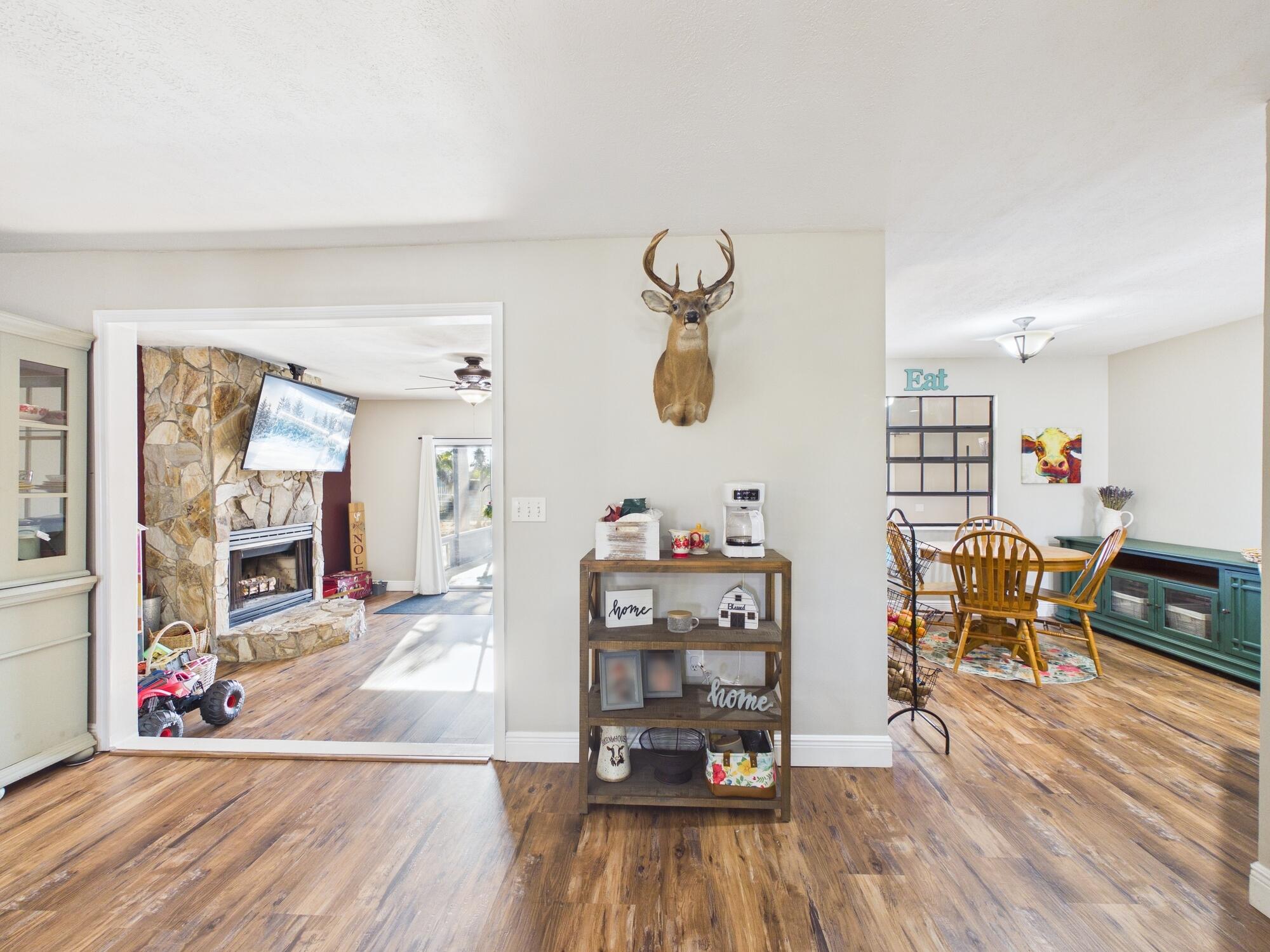 NORTH LAKE COUNTRY ESTATES - Residential