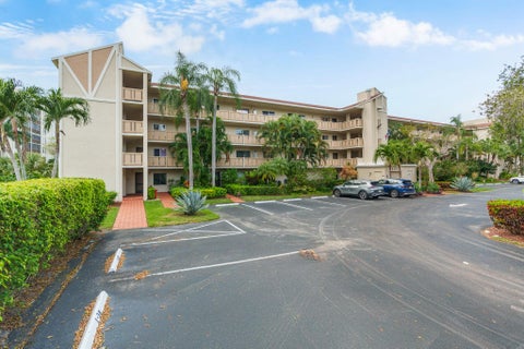 Tiny photo for 6515 Kensington Lane #201, Delray Beach, FL 33446 (MLS # B26016880)