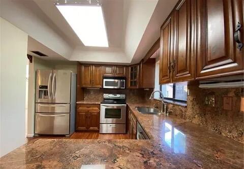 8321 SW 39th Court